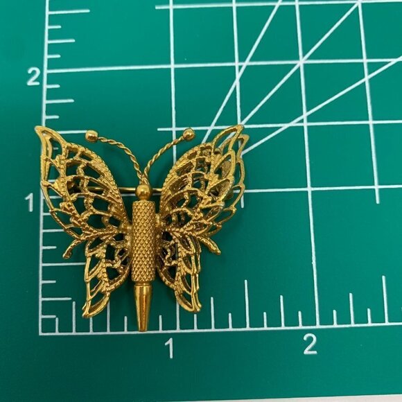 Vintage MONET Butterfly Brooch Gold Tone Double Wings Filigree Pin GrannyCore - Picture 9 of 10